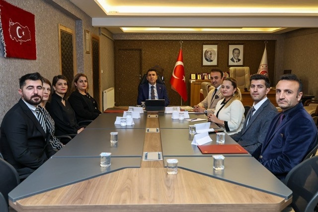 VALİ AYGÖL TİCARET İL MÜDÜRLÜĞÜNÜ ZİYARET ETTİ!