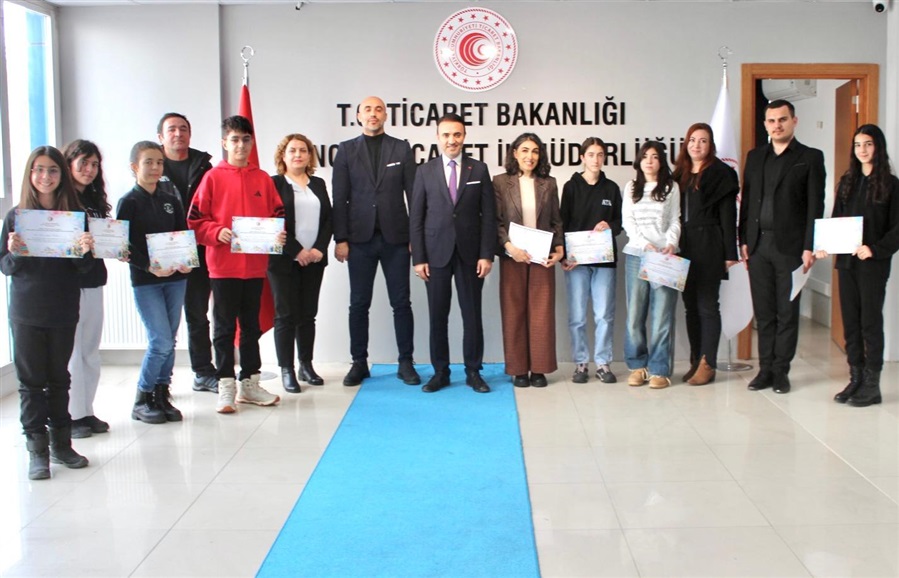TİCARET BAKANLIĞI ÖDÜLLERİ TUNCELİ'DE ÖĞRENCİLERLE BULUŞTU